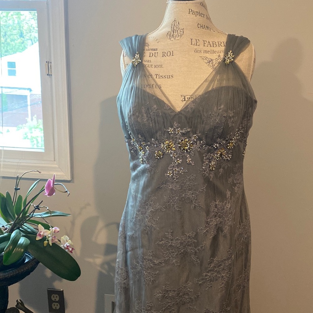 Elegant Strapless Gray Dress with Floral Details